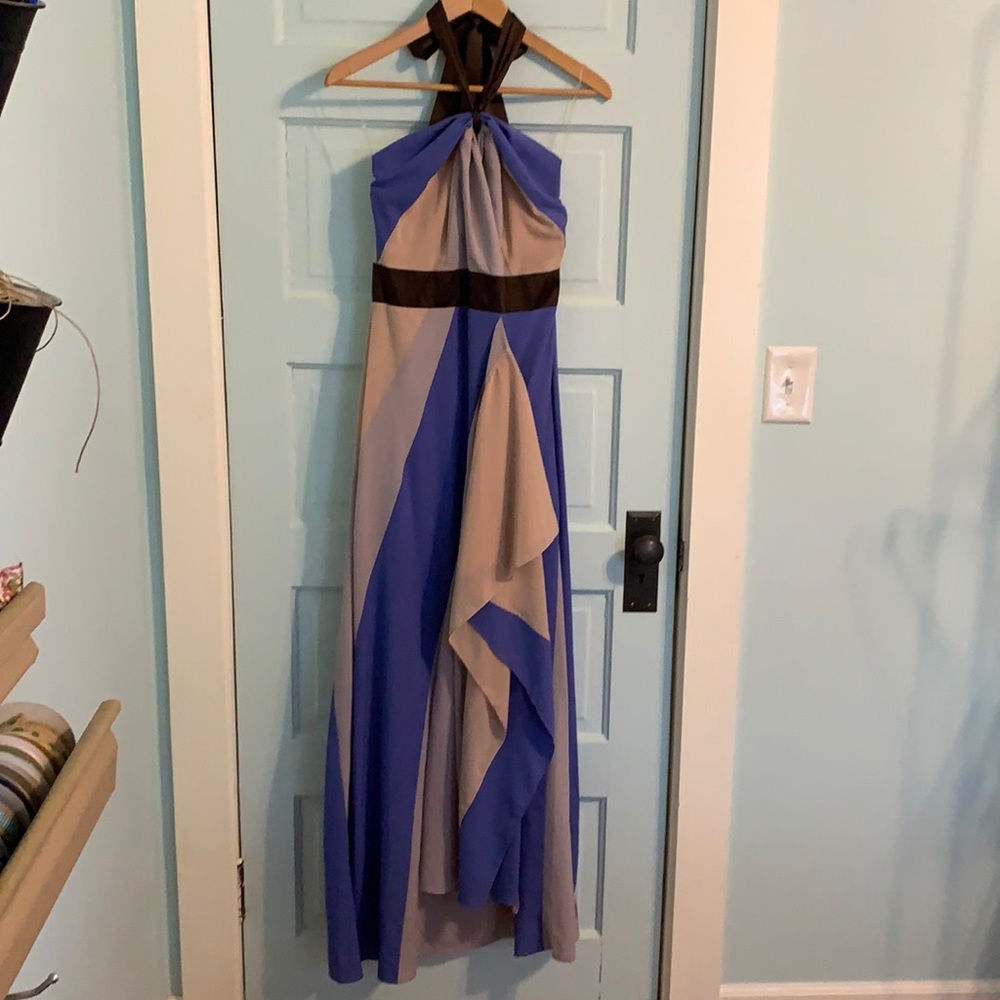 Flowing fun dress with retro feel